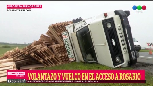 Volcó un camión en la autopista a Buenos Aires