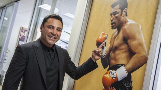 Oscar de la Hoya vuelve a boxear después de trece años
