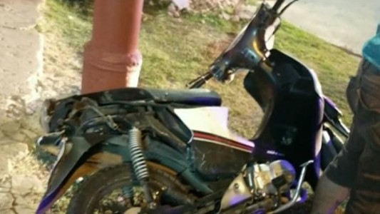 Murió una embarazada embestida por motochorros que escapaban de la Policía