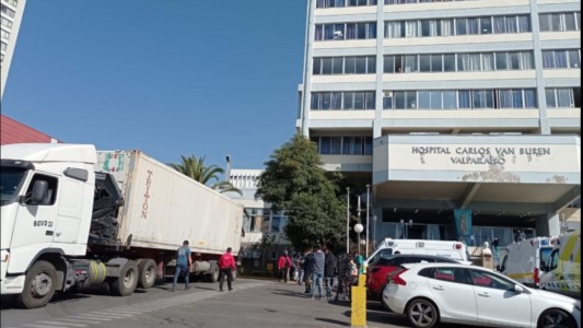 Chile: habilitan una "morgue móvil" por el colapso de un hospital