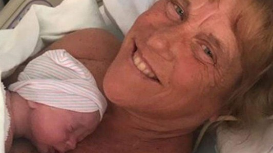 La historia de la mujer que fue mamá a los 57 años