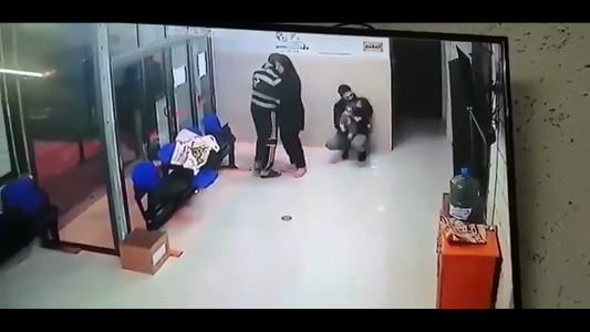 Video - La intervención de un médico salvó la vida de una beba en Palestina