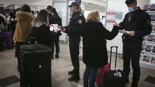 Francia estableció una cuarentena obligatoria para los viajeros de Argentina, Brasil y Chile