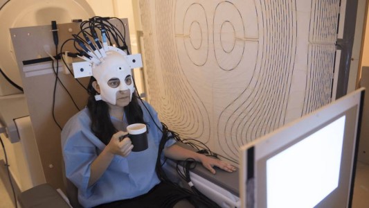 Chile consagra los "neuroderechos" para evitar cambios no consentidos mediante las neurotecnologías