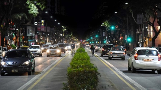 El tránsito nocturno bajó un 60% y los ingresos a las guardias por siniestros viales disminuyó
