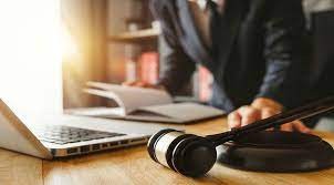 Condenan por daño moral a un hombre que obligó a su hija a someterse a un ADN