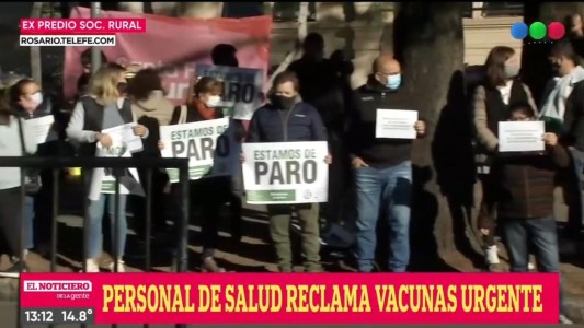 A través de una manifestación, administrativos del área de salud reclamaron ser vacunados