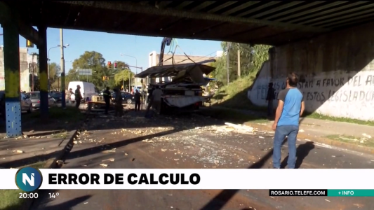 Un error de cálculo, y el camión destruyó su carga