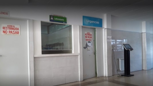 Tras la autopsia, imputaron a la mujer que llegó al hospital con su bebé muerto en la mochila