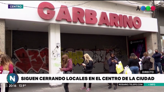 Las dos caras de la moneda: persianas bajas en Garbarino y fila de dos cuadras en Falabella