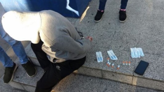 Detuvieron en Berisso a un hombre por vender vacunas Sinopharm contra el coronavirus