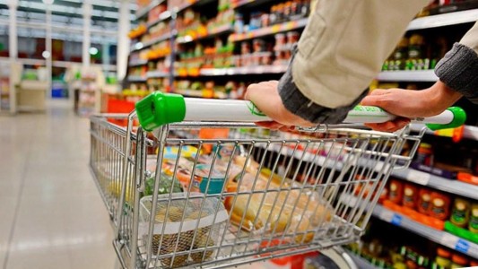 Los comercios deberán señalizar los productos más baratos para cada categoría