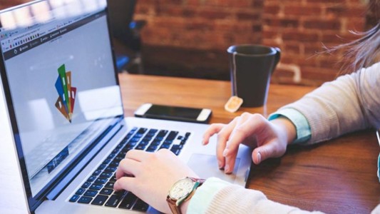 El Gobierno quiere hacer un "monitoreo" de redes sociales, blogs y foros de portales de noticias