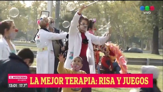 Un show de clown sembró sonrisas en los niños hospitalizados