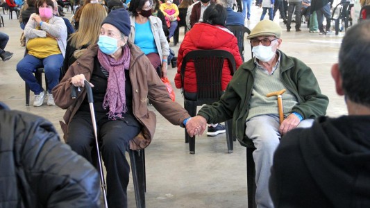 La historia de amor detrás de la foto que conmovió a todo el país