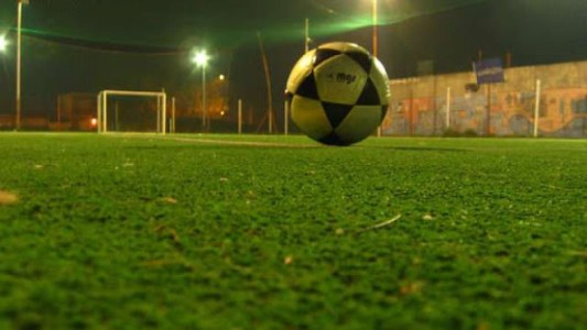 Reabren gimnasios y canchas de fútbol 5 con restricciones