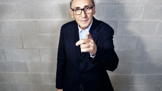Murió a los 76 años el cantautor italiano Franco Battiato