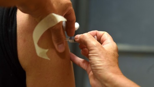 Vacuna antigripal: Ya se aplicaron más de 15 mil dosis en centros de salud y hospitales municipales