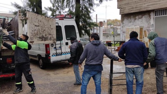 Suman camas al auditorio del Hospital Roque Sáenz Peña