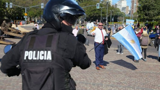 Manifestantes anticuarentena atacaron a trabajadores de prensa
