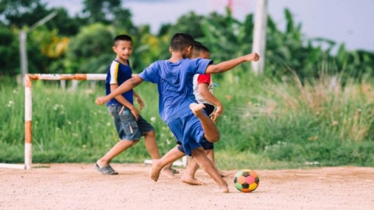 La pobreza llega al 70% en chicos que habitan hogares sólo a cargo de mujeres