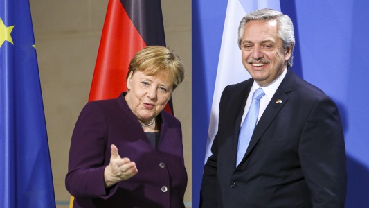Negociación con el FMI: Alberto Fernández mantendrá una videoconferencia con Angela Merkel