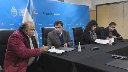 Paritarias: aumento salarial de 35% para trabajadores estatales