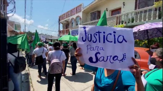 Ordenan la libertad de una mujer condenada a 30 años tras un aborto involuntario en El Salvador