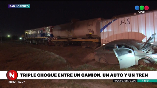 Triple choque entre un camión, un auto y un tren
