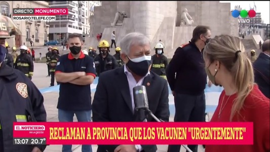 Marcha en el Monumento: bomberos voluntarios reclaman ser vacunados