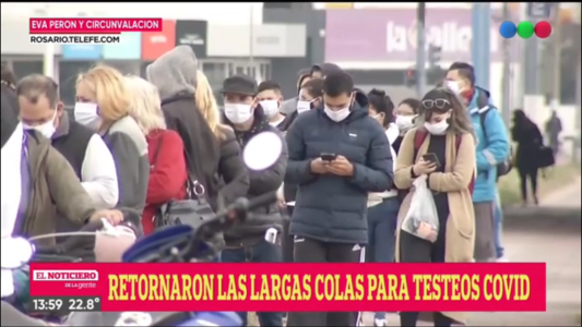 En el centro de testeo de Eva Perón y Circunvalación la fila de personas alcanzó los 200 metros
