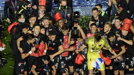 Colón campeón: festejos de los hinchas por las calles de Santa Fe