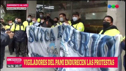 Vigiladores de PAMI endurecieron la medida de fuerza