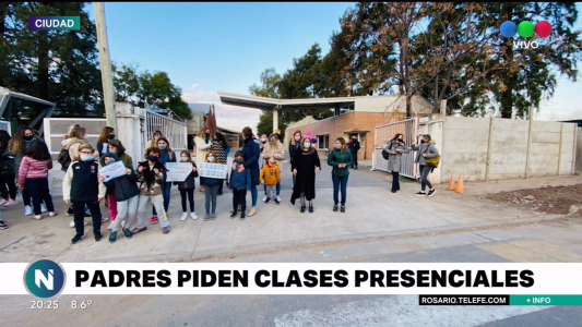 Realizaron abrazos a colegios de la ciudad por el retorno de la presencialidad