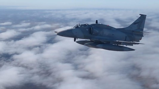 Las imágenes del desfile aéreo en homenaje al Gral. Manuel Belgrano