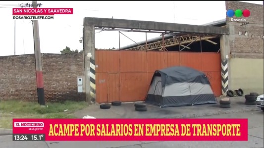 Protesta de trabajadores de una empresa de transporte en reclamo de diez meses de atraso salarial