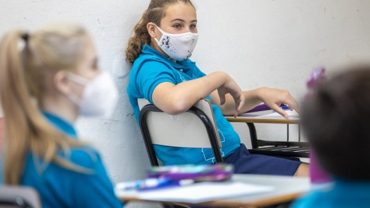 Secundarias: vuelven clases presenciales menos en departamentos Rosario y Santa Fe