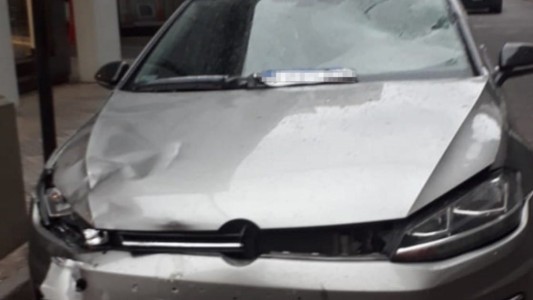 Futbolista de Newell's chocó de madrugada a un policía motorizado