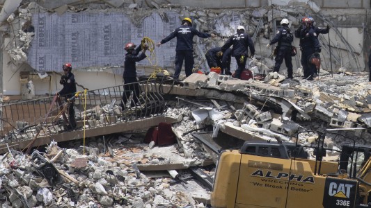 Derrumbe del edificio de Miami: ya son cinco las víctimas fatales y se complica la búsqueda