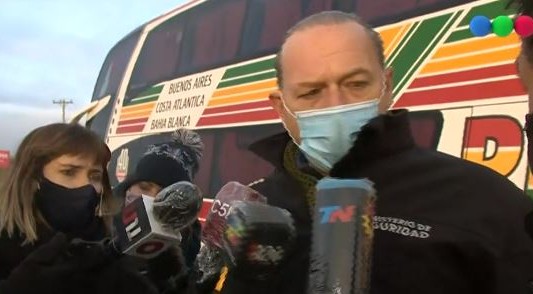 Sergio Berni sobre el accidente en Ruta 2: "El chofer dijo que intentó limpiar el parabrisas empañado"