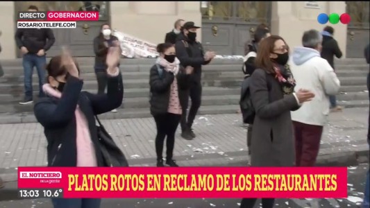 Los gastronómicos volvieron a romper platos frente a Gobernación