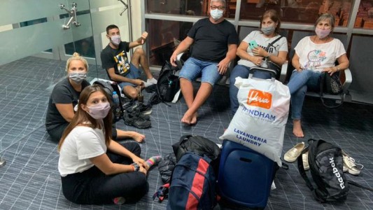 Un hombre presentó un hábeas corpus para que su familia pueda volver a la Argentina