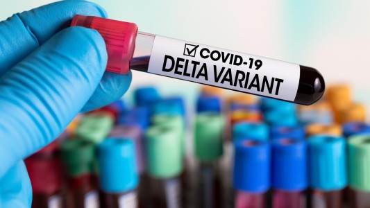 Más de 100 países cerraron sus fronteras e imponen restricciones ante el avance de la variante Delta