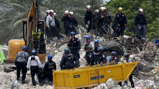 Derrumbe en Miami: hallaron otros cuatro cuerpos y la cifra de víctimas aumentó a 36