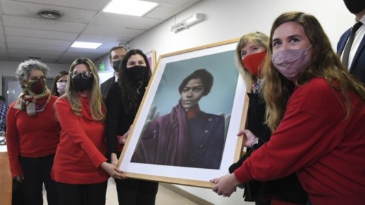 Instalan el primer cuadro de una mujer en Diputados en homenaje a María Remedios del Valle