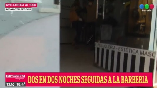 Roban por segunda vez una barbería y el dueño sale a correr a los delincuentes