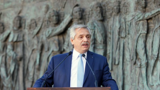 Fernández, tras firmar acuerdo con Moderna: "Tenía una enorme preocupación por la vacuna pediátrica"