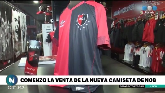 Newell's presentó nueva camiseta a 30 años del título en la Bombonera
