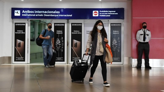 Migraciones detectó que uno de los contagiados con la variante Delta incumplió la cuarentena