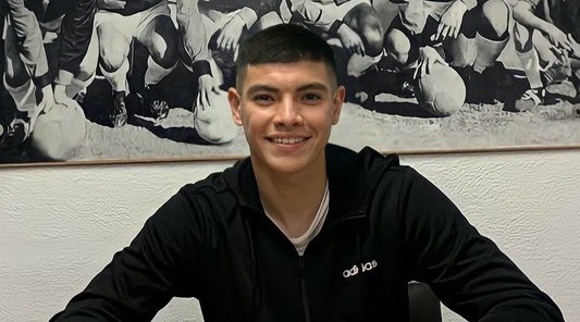 De llorar como alcanzapelotas a firmar su primer contrato: el sueño de Leandro Quiroz